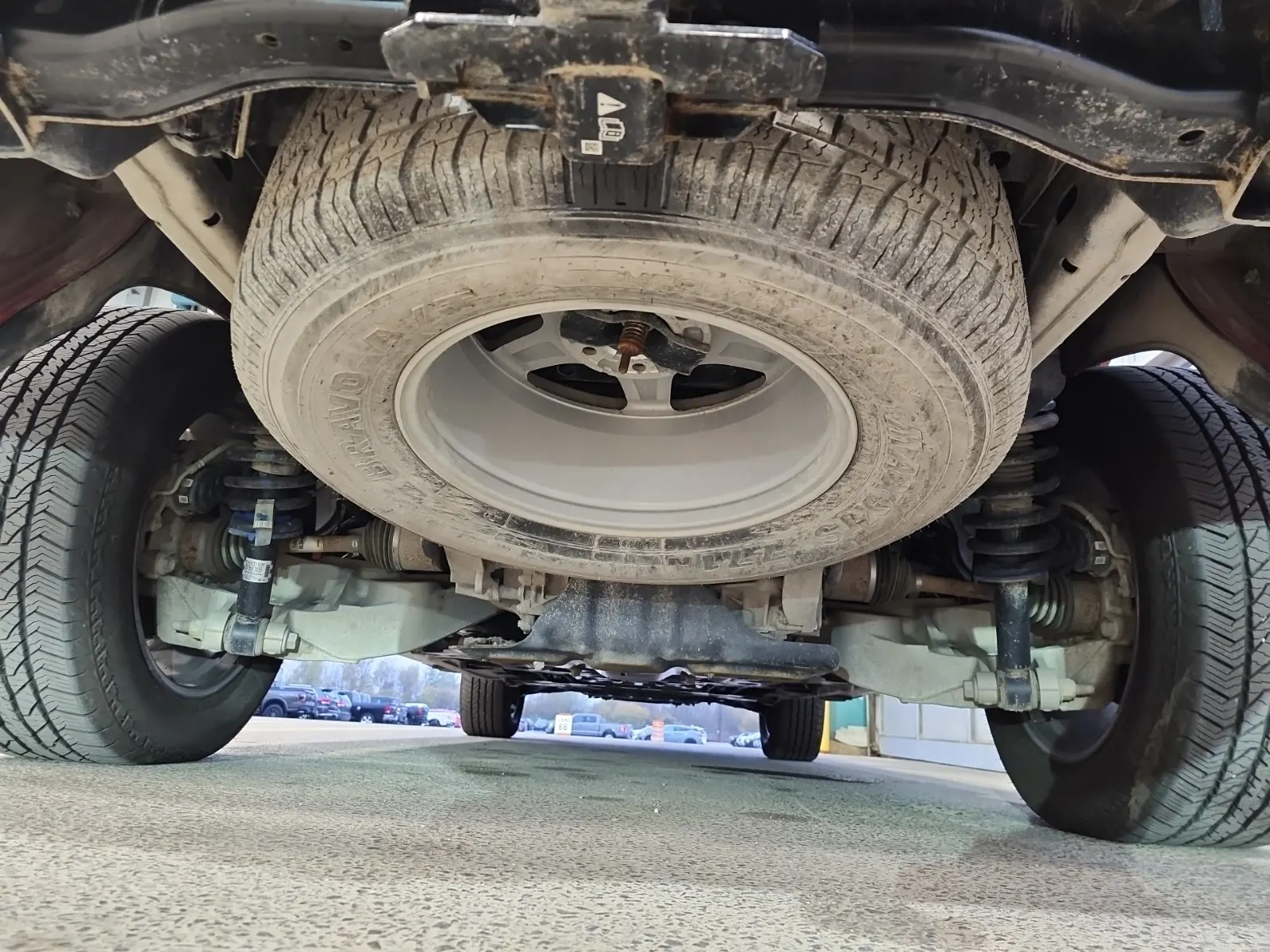 Undercarriage - Rear Photo