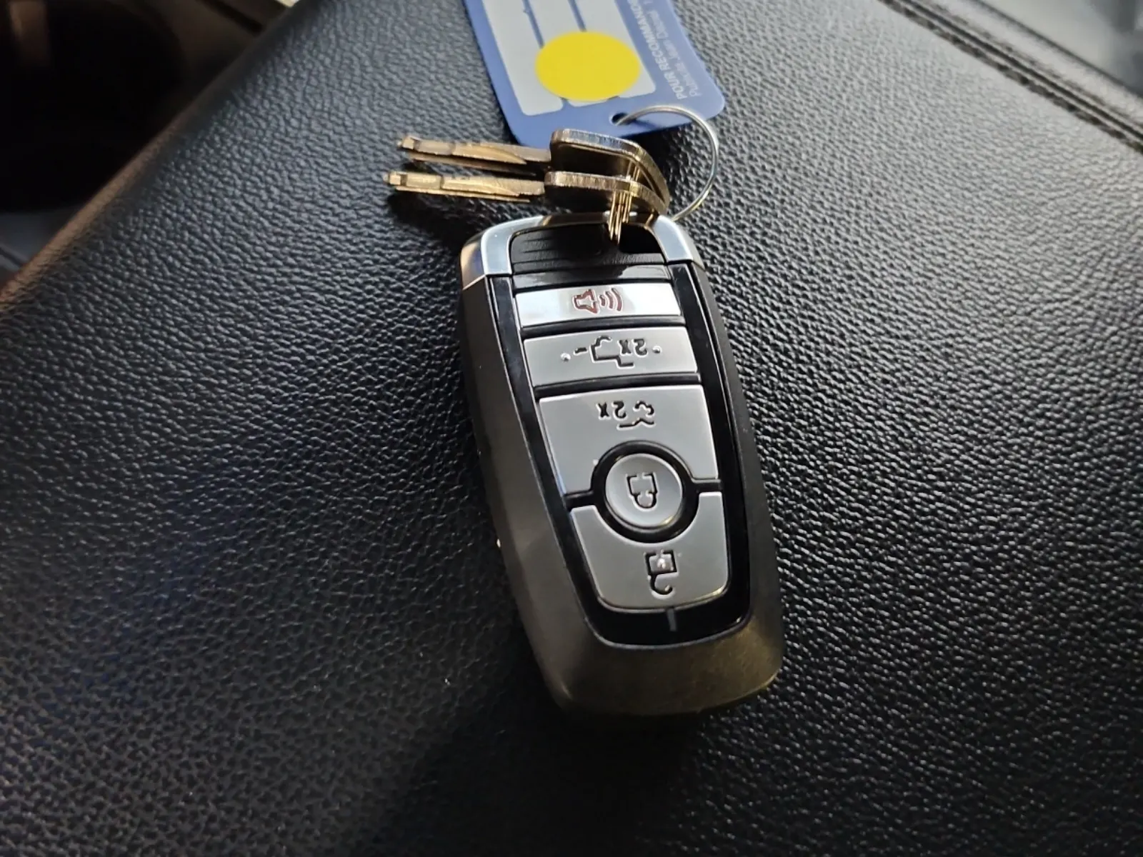 Keys/Fobs/Manual Photo