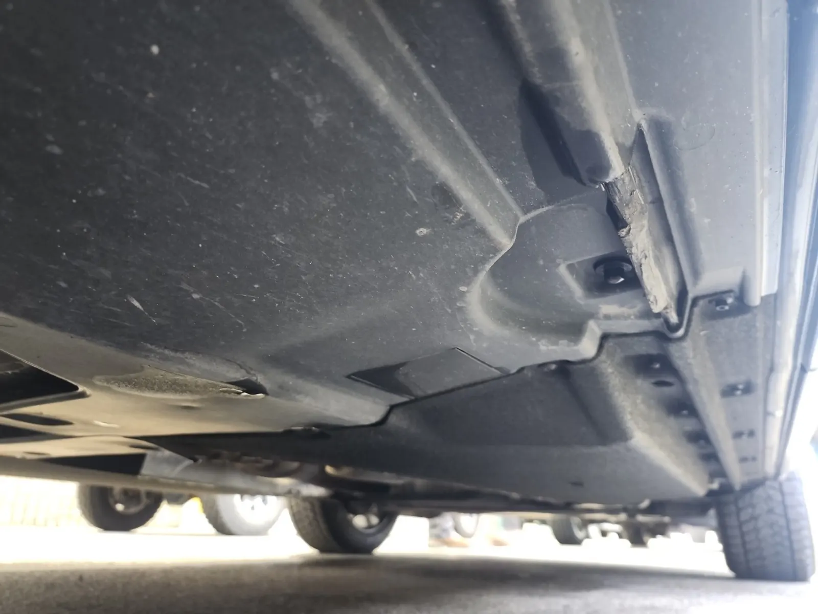 Undercarriage - Passenger Photo