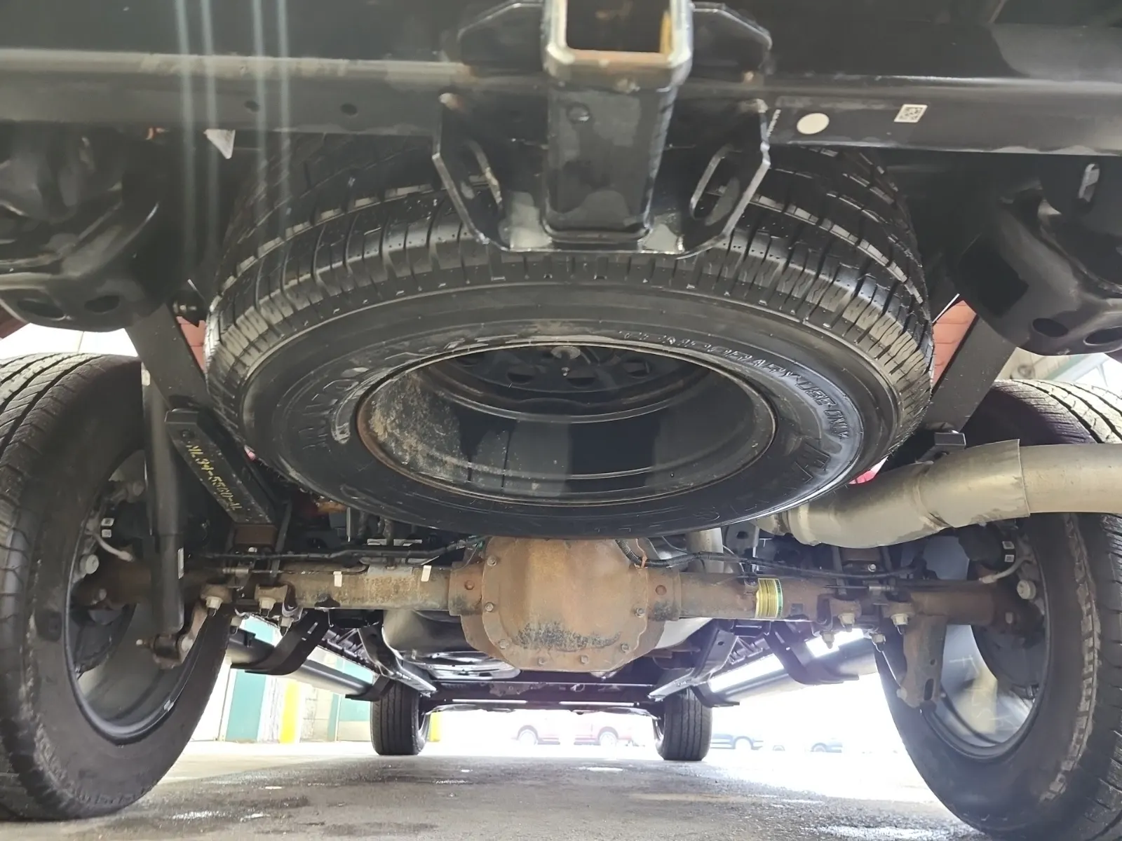 Undercarriage - Rear Photo
