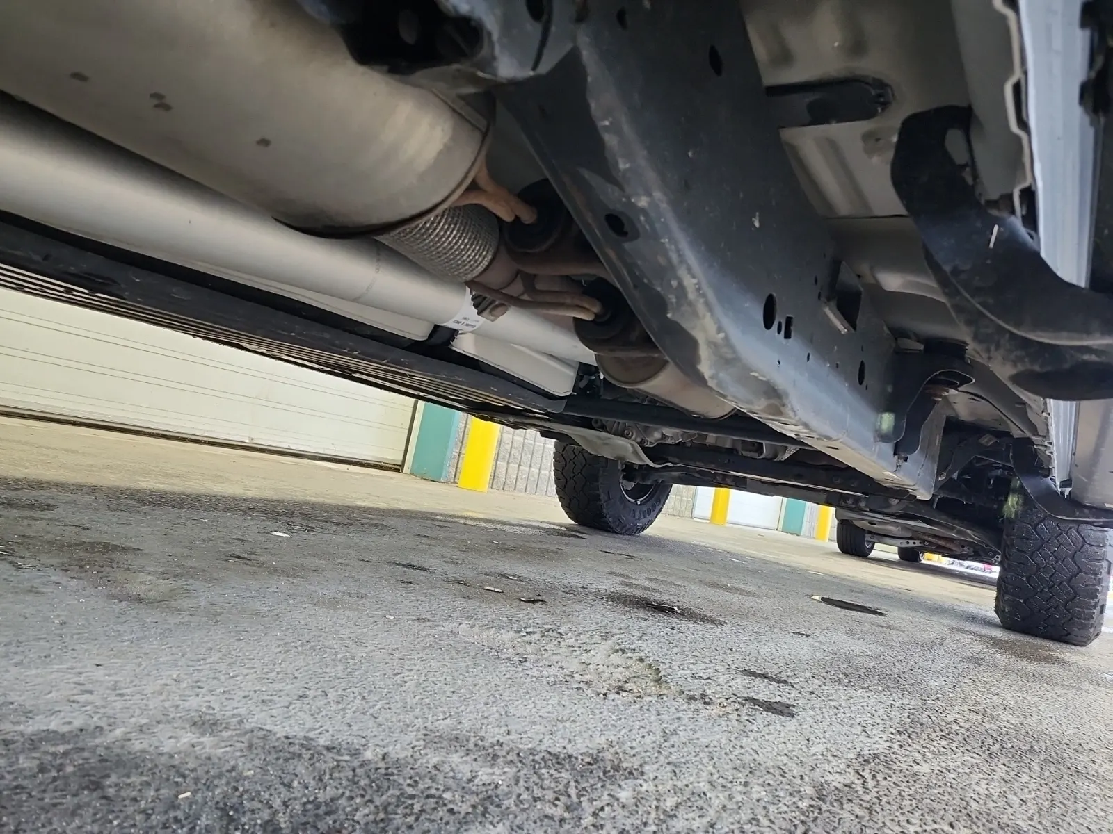 Undercarriage - Passenger Photo