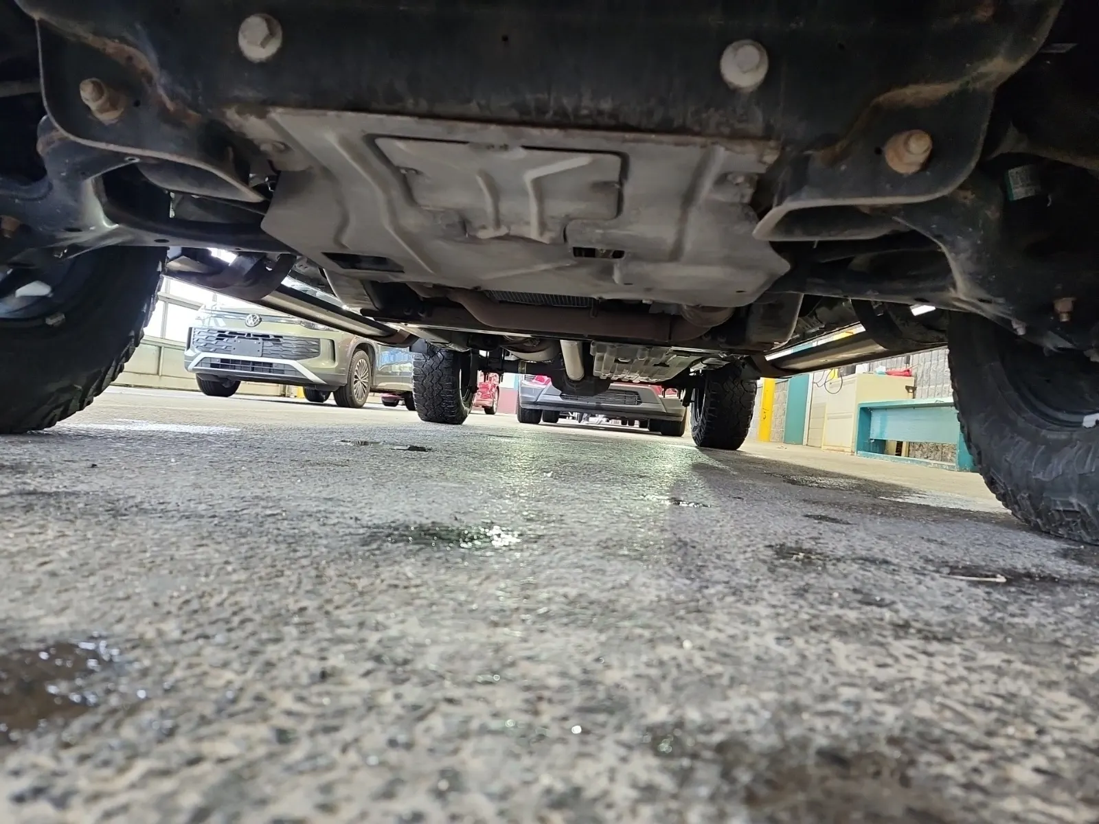 Undercarriage - Front Photo