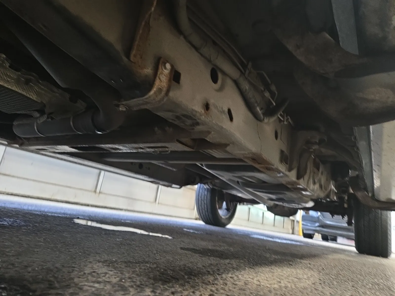 Undercarriage - Driver Photo