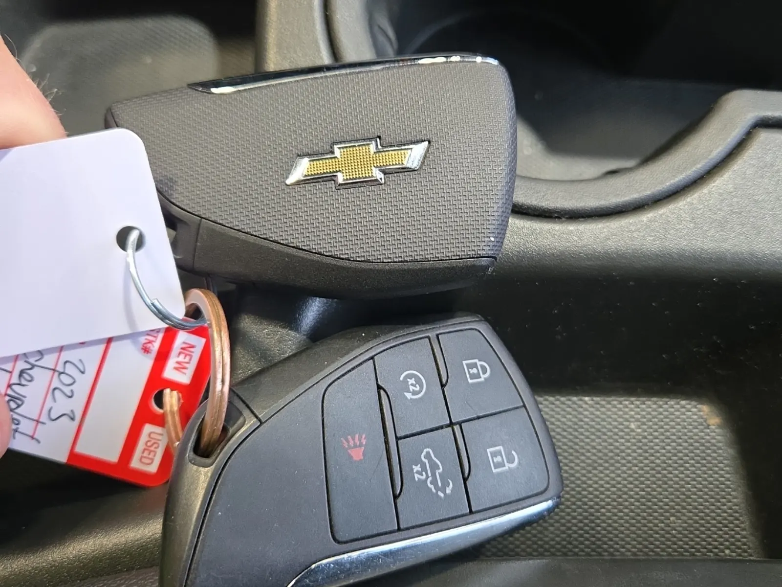 Keys/Fobs/Manual Photo
