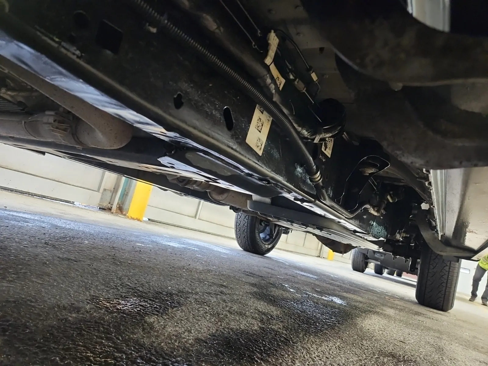 Undercarriage - Driver Photo