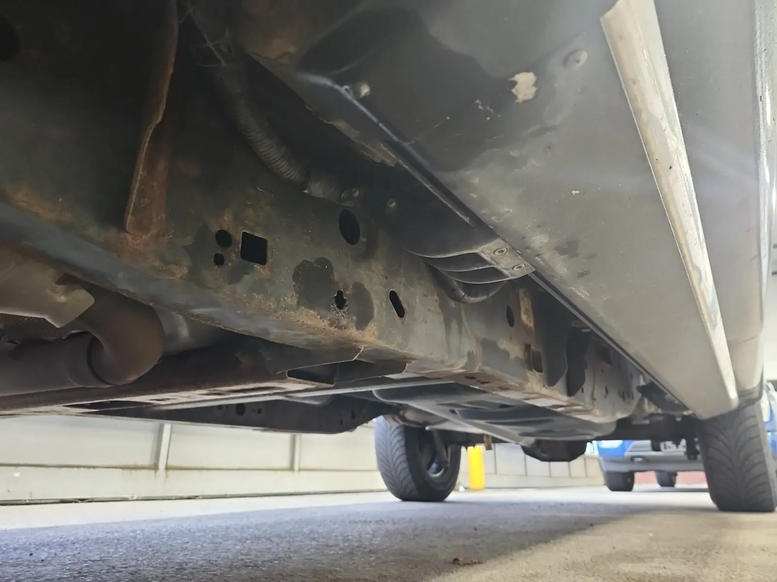 Undercarriage - Driver Photo