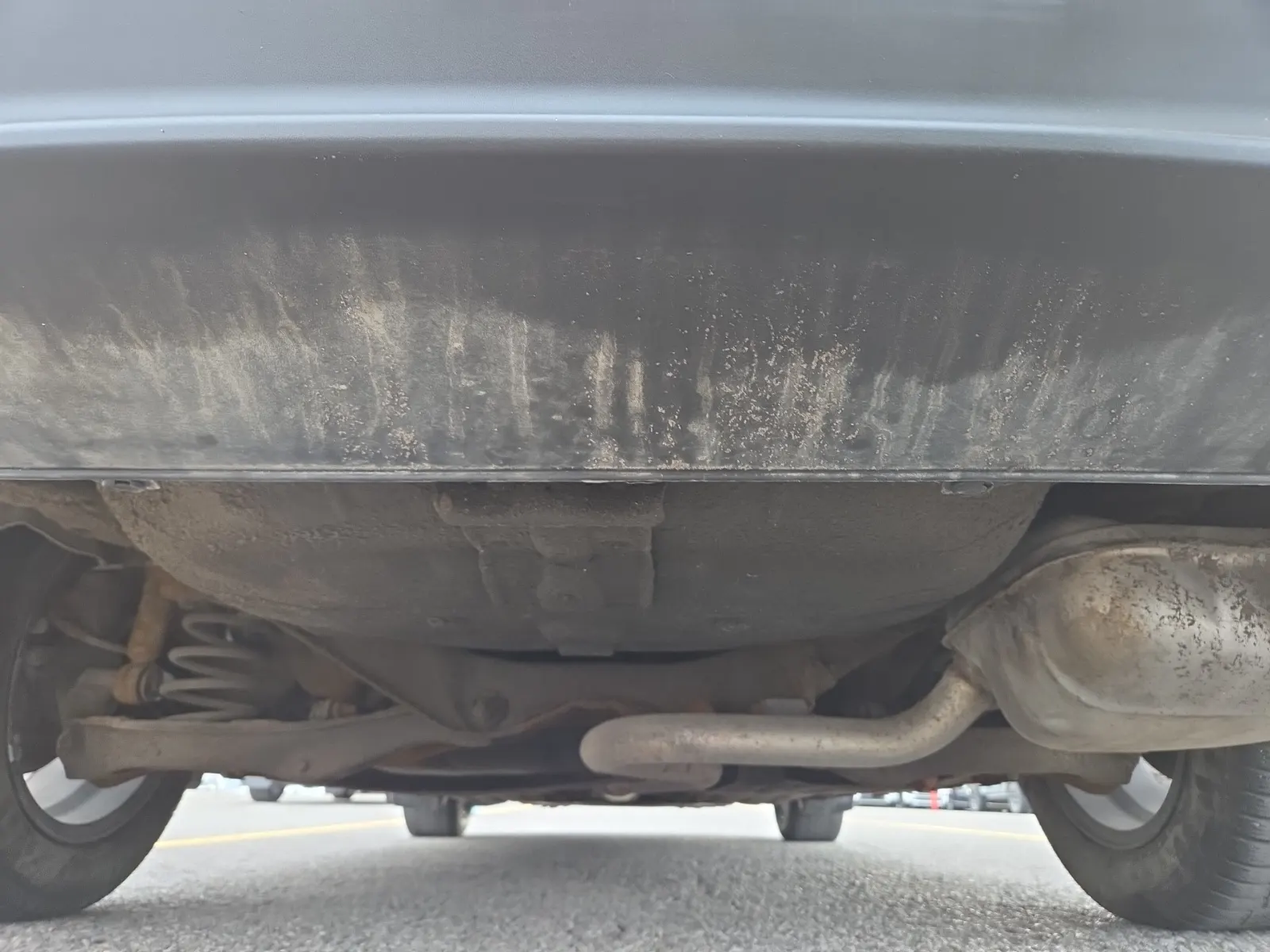 Undercarriage - Rear Photo