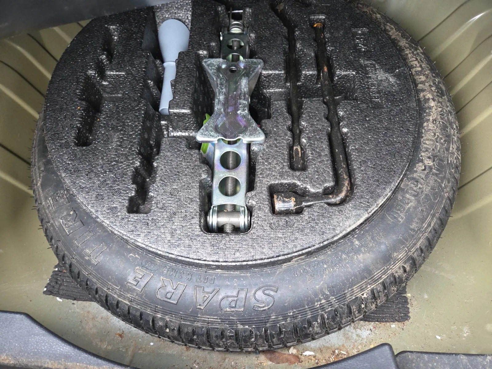 Spare Tire & Wheel Photo