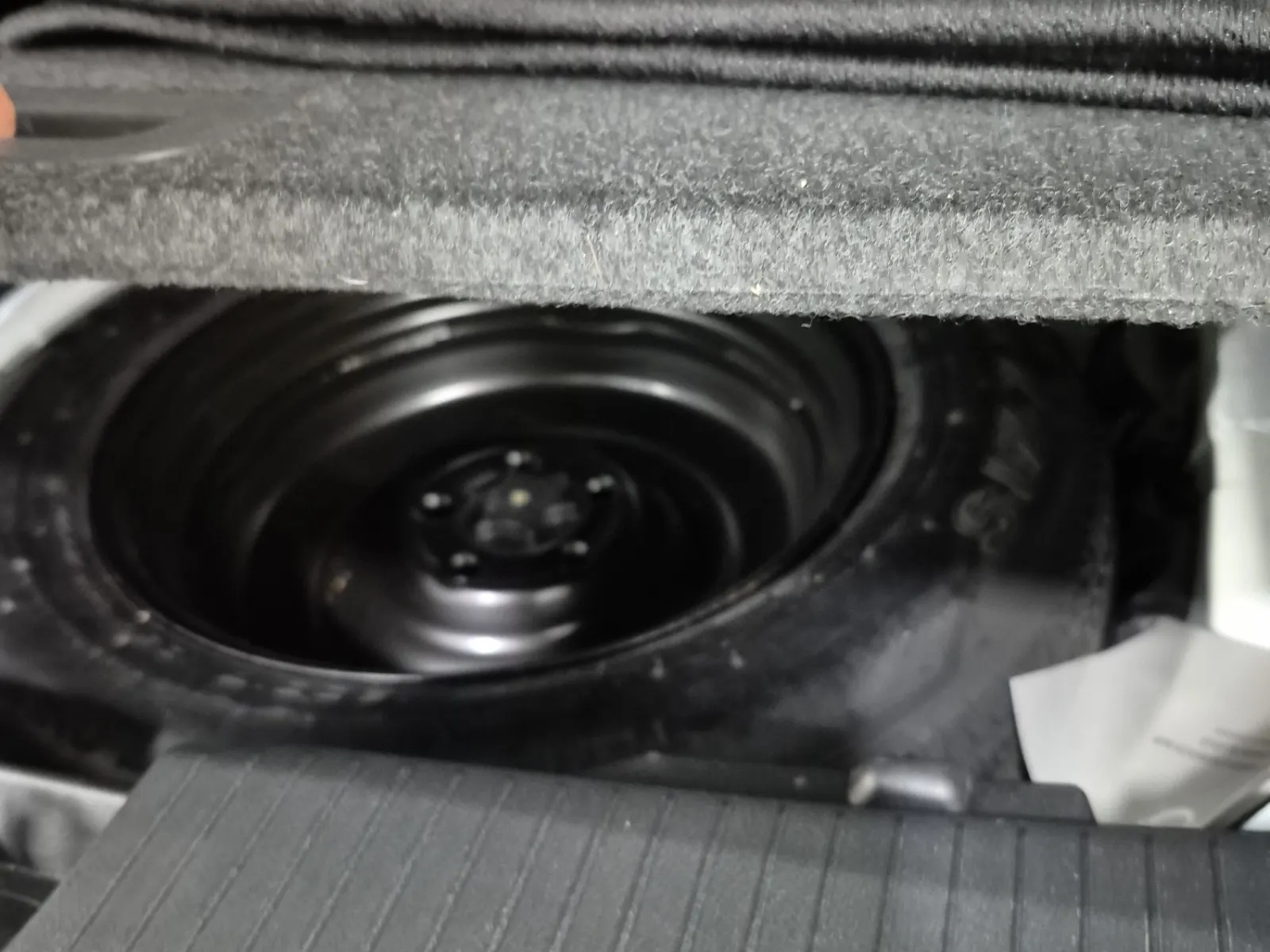 Spare Tire & Wheel Photo