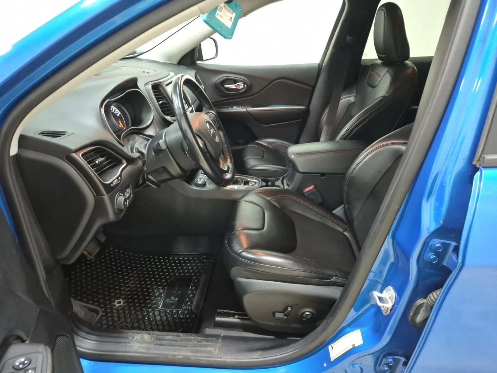 Front Interior Photo