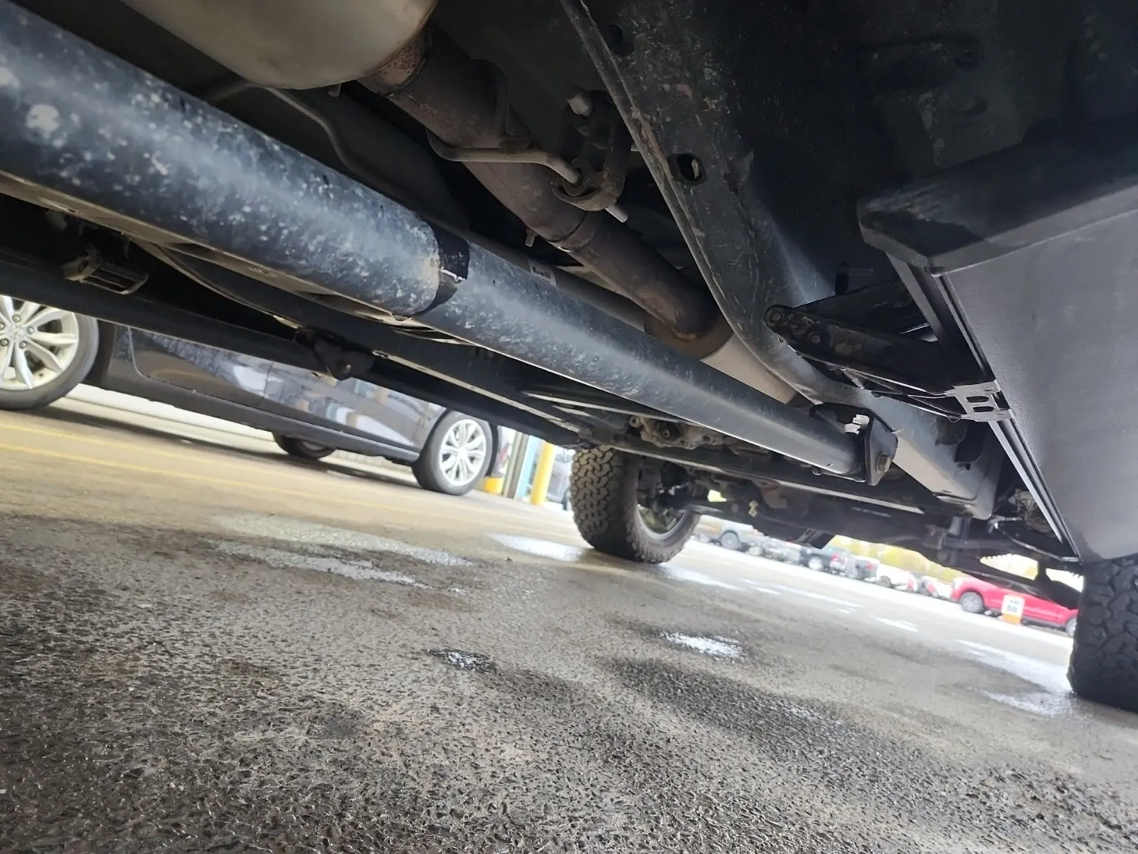Undercarriage - Passenger Photo