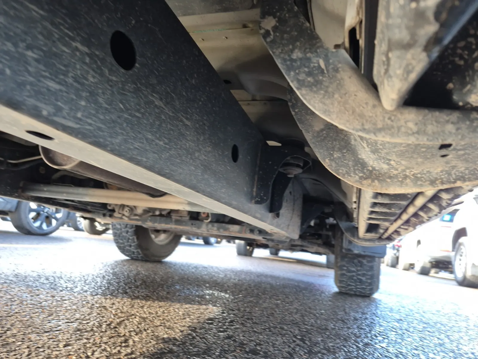 Undercarriage - Passenger Photo