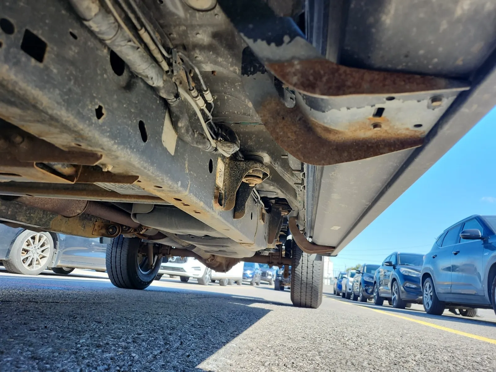 Undercarriage - Driver Photo