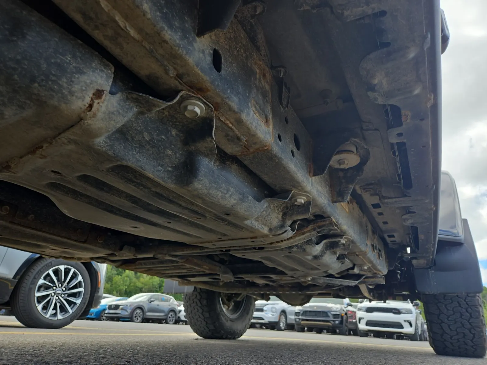 Undercarriage - Passenger Photo