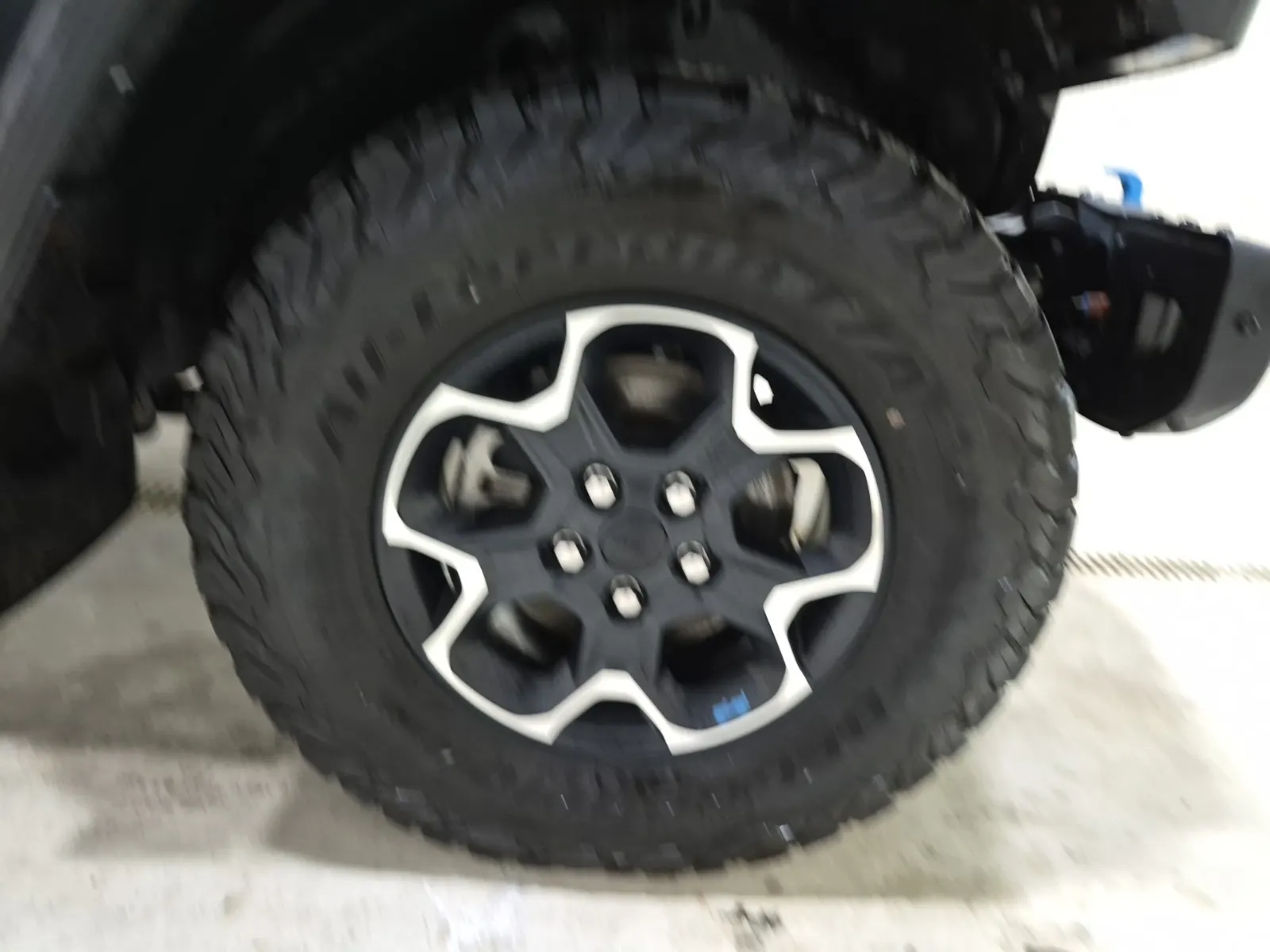 Right Front Wheel/Tire Photo