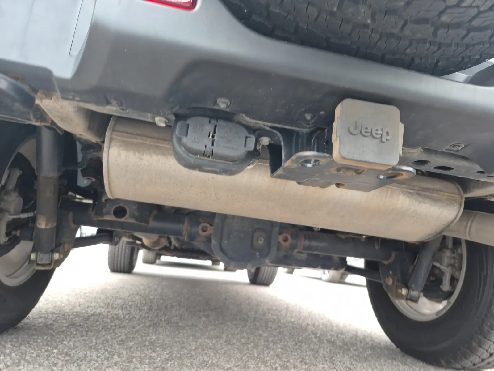 Undercarriage - Rear Photo