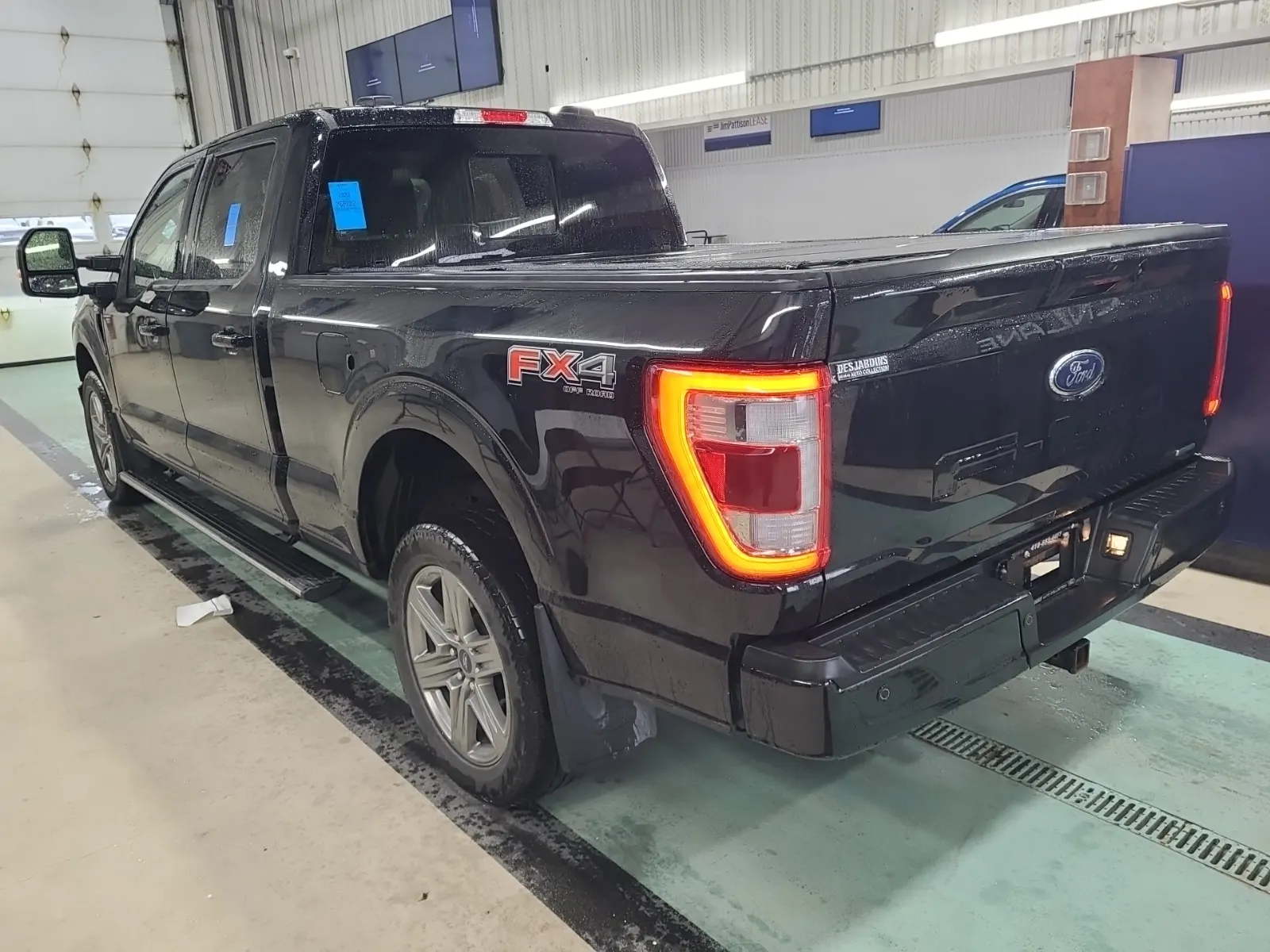 Driver Rear 3/4 Photo