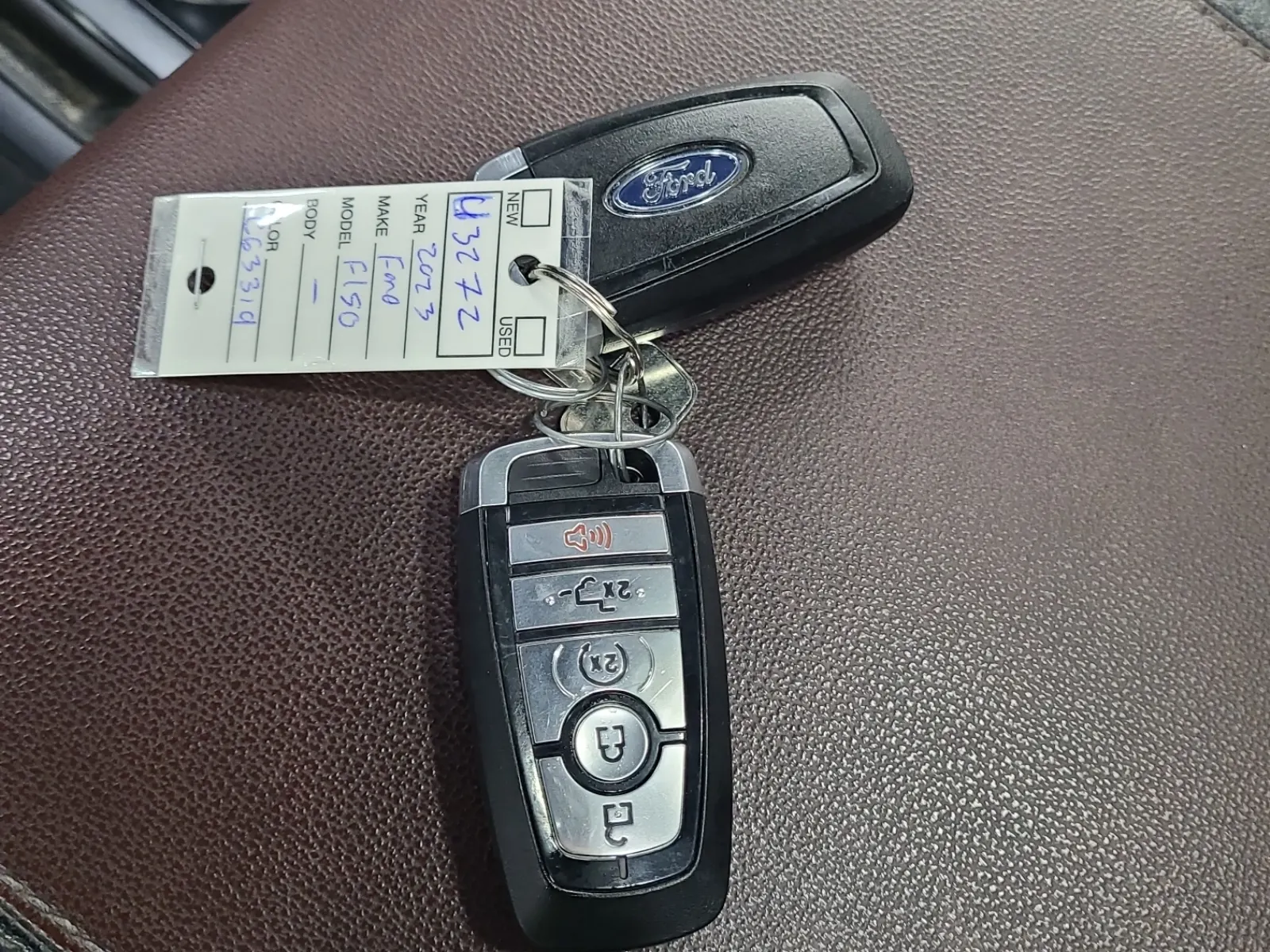 Keys/Fobs/Manual Photo