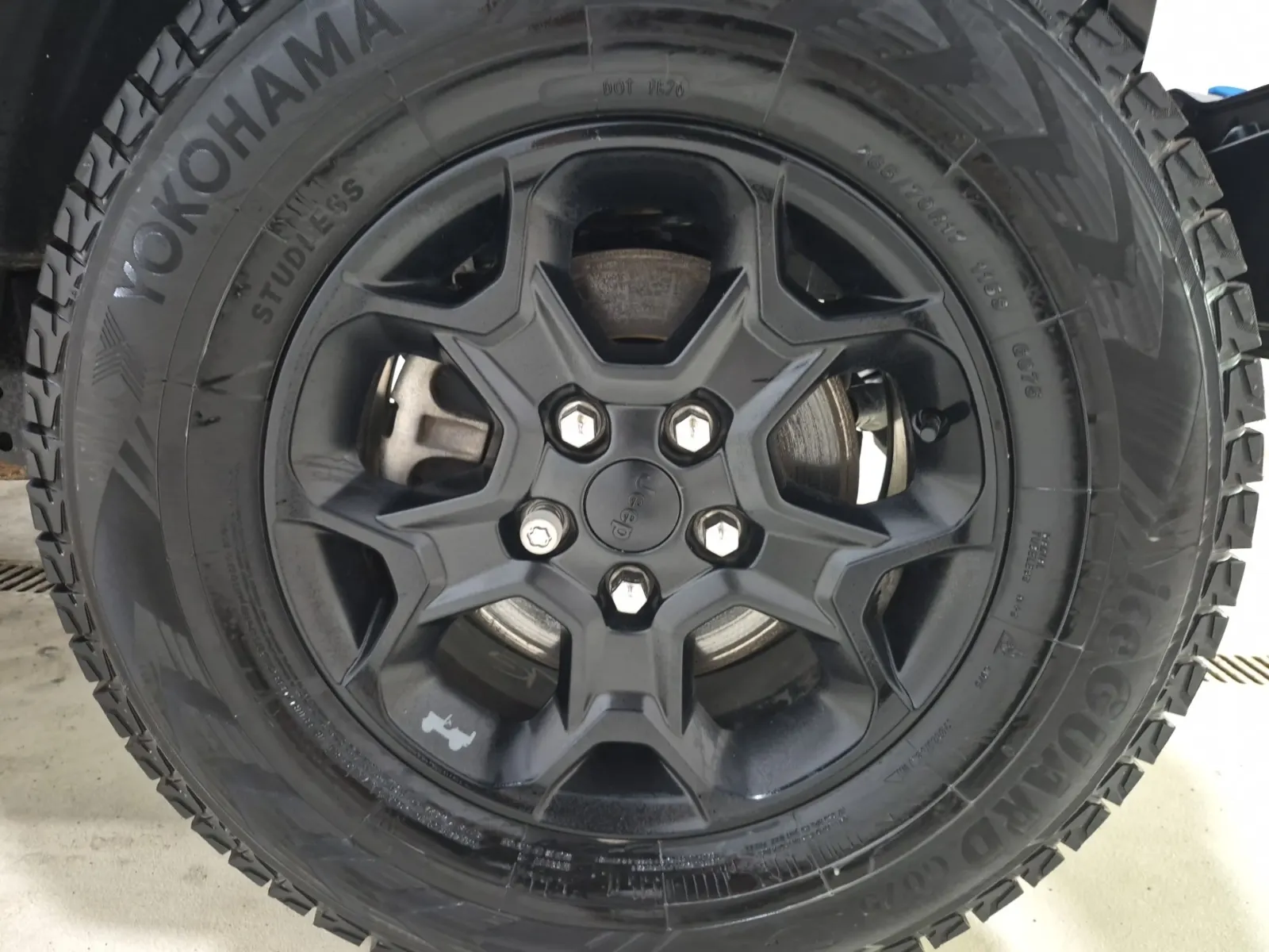 Right Front Wheel/Tire Photo
