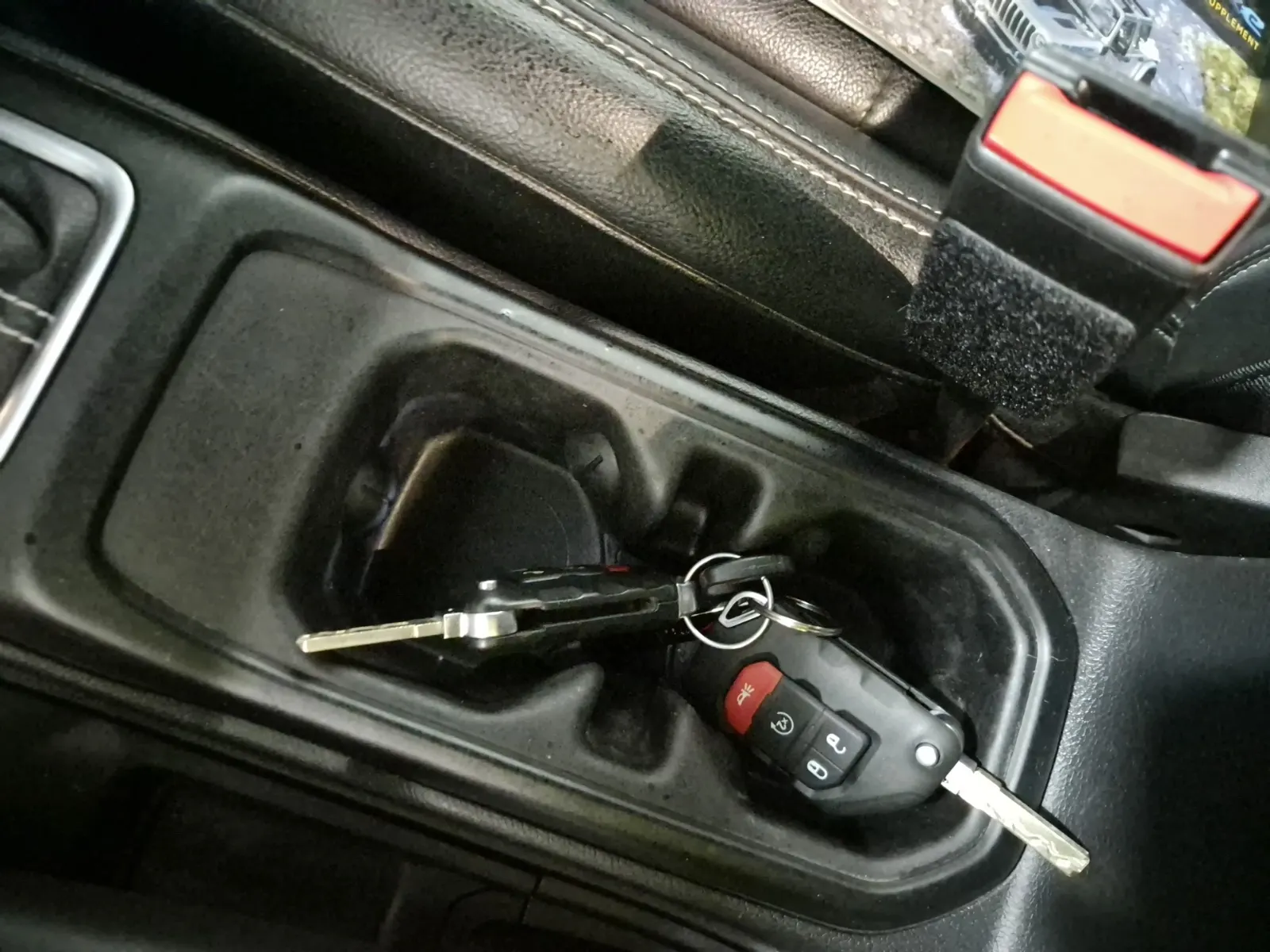 Keys/Fobs/Manual Photo