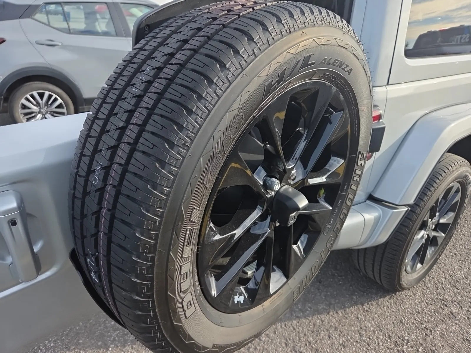 Spare Tire & Wheel Photo