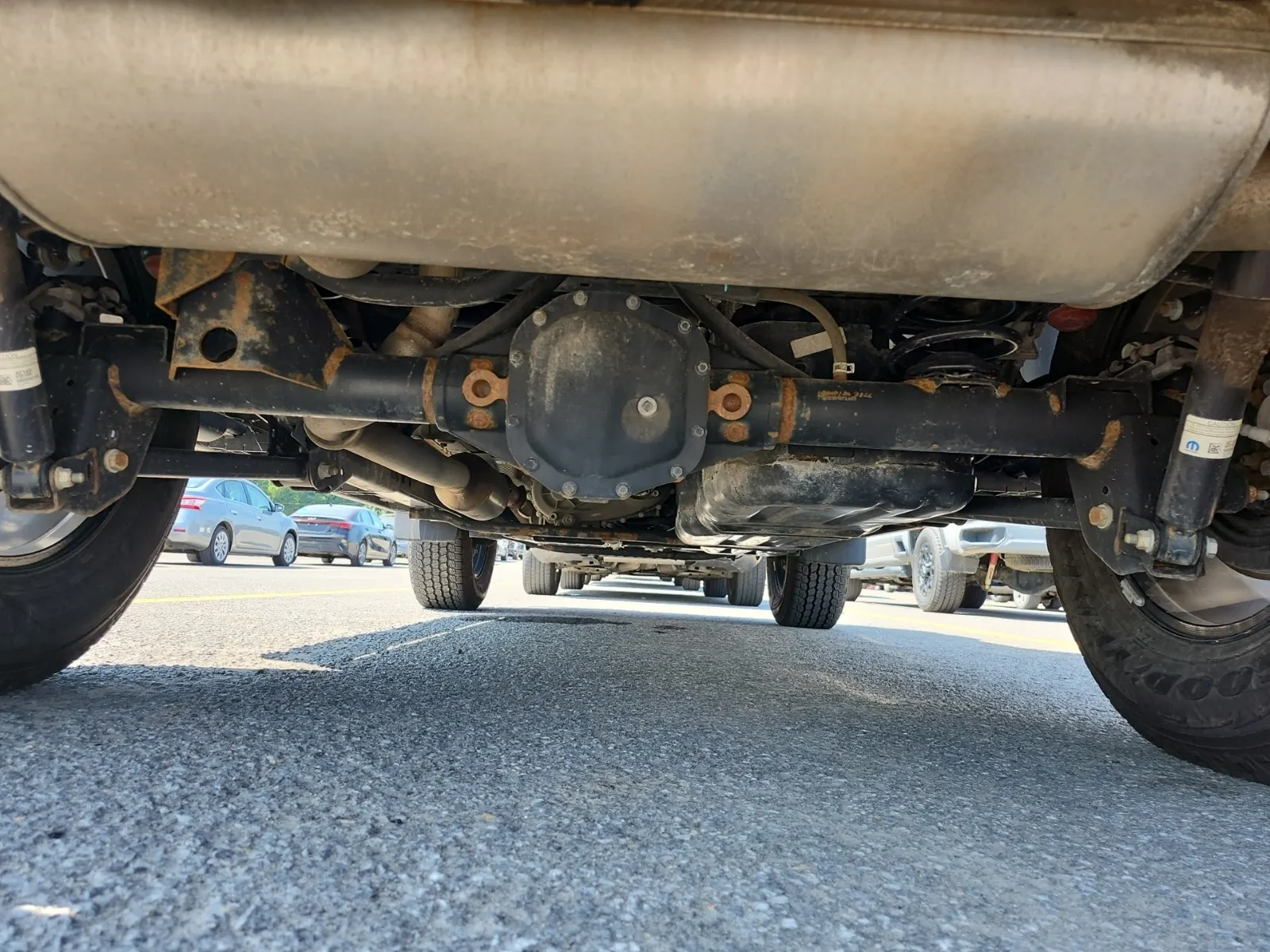 Undercarriage - Rear Photo