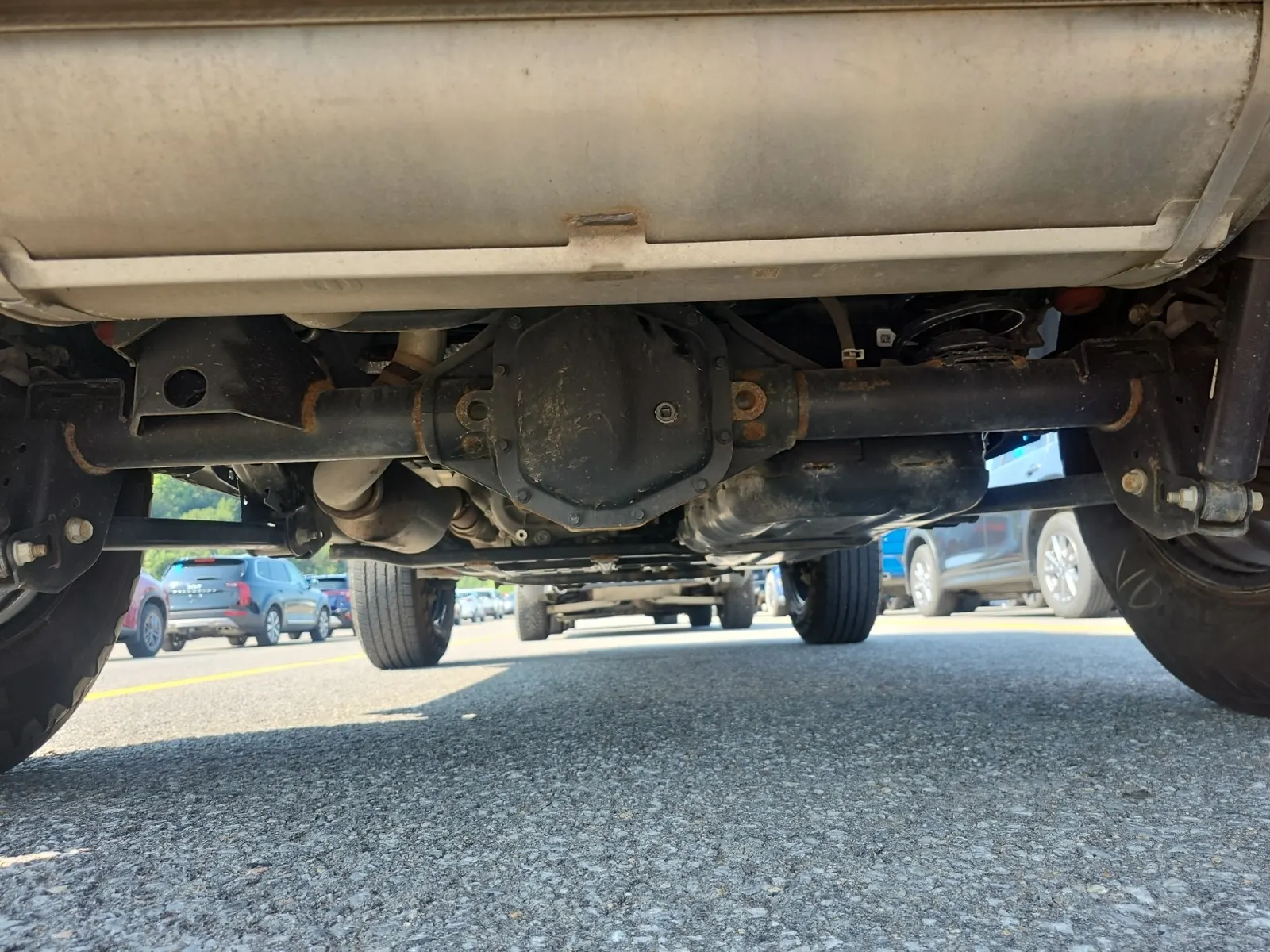 Undercarriage - Rear Photo