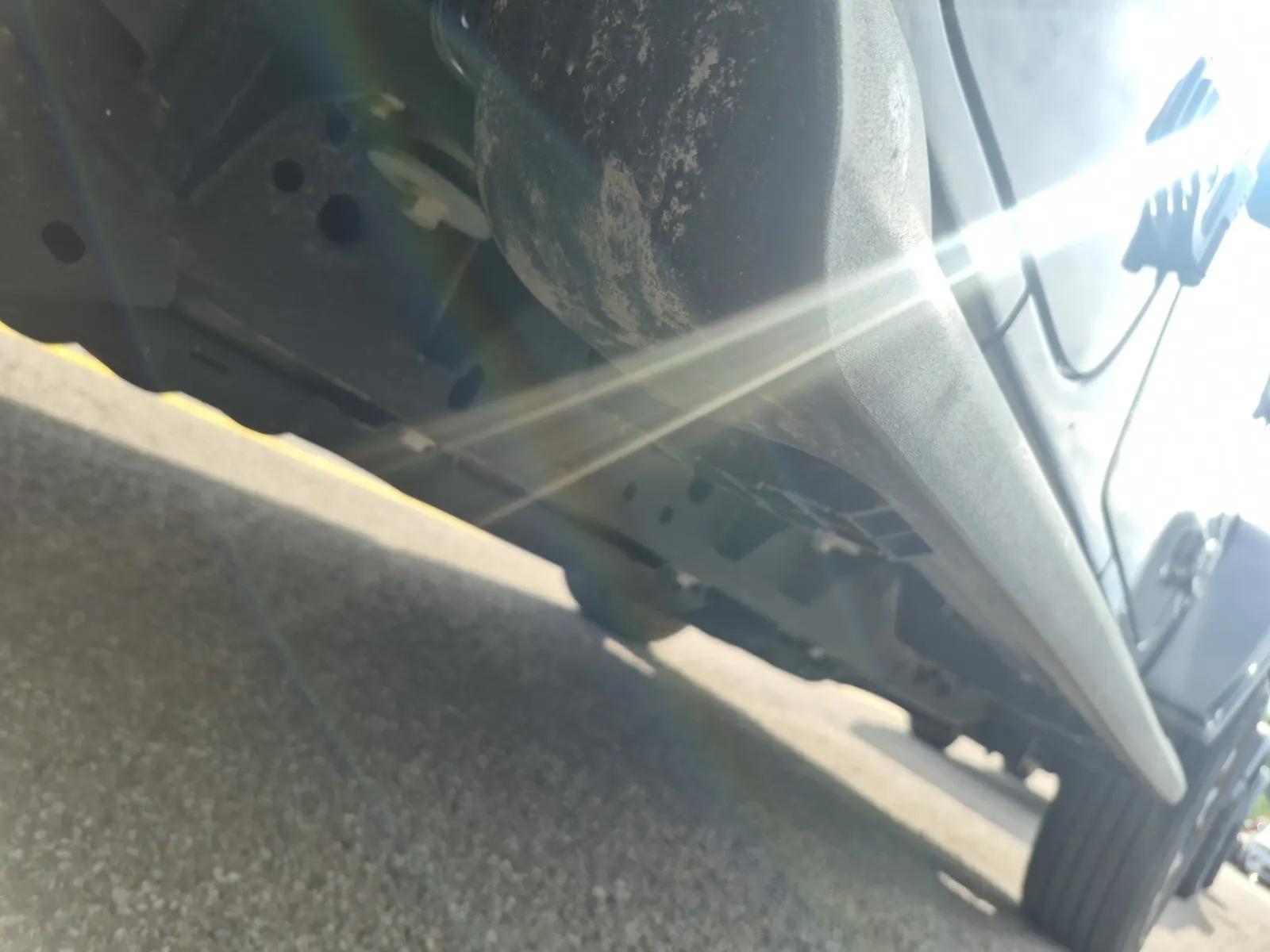 Undercarriage - Passenger Photo