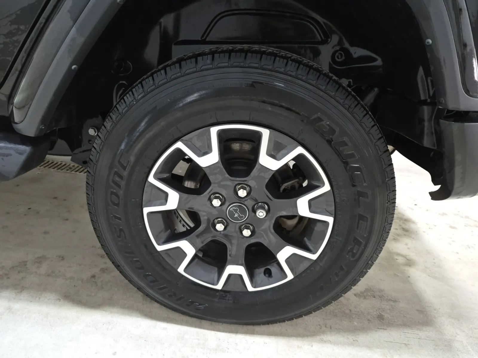 Left Rear Wheel/Tire Photo