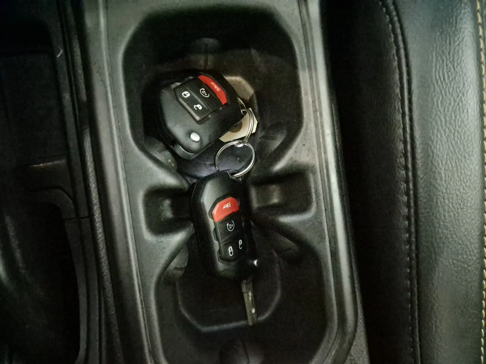 Keys/Fobs/Manual Photo