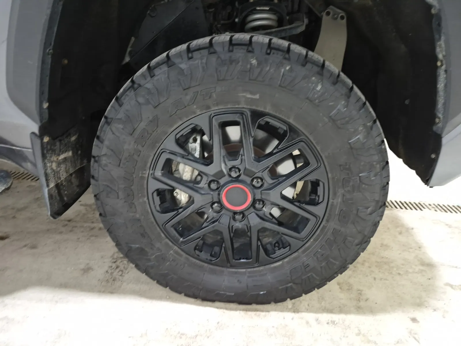 Right Front Wheel/Tire Photo