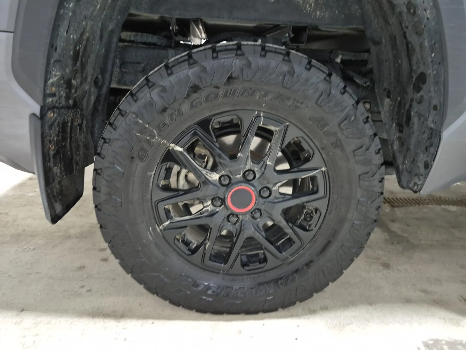 Right Rear Wheel/Tire Photo