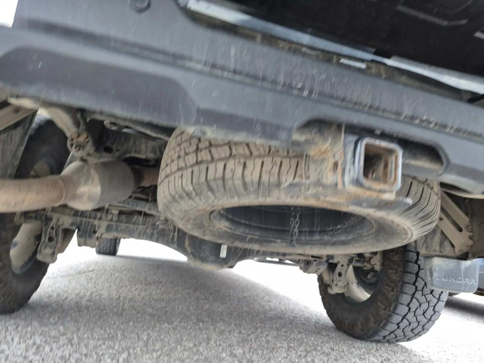 Undercarriage - Rear Photo