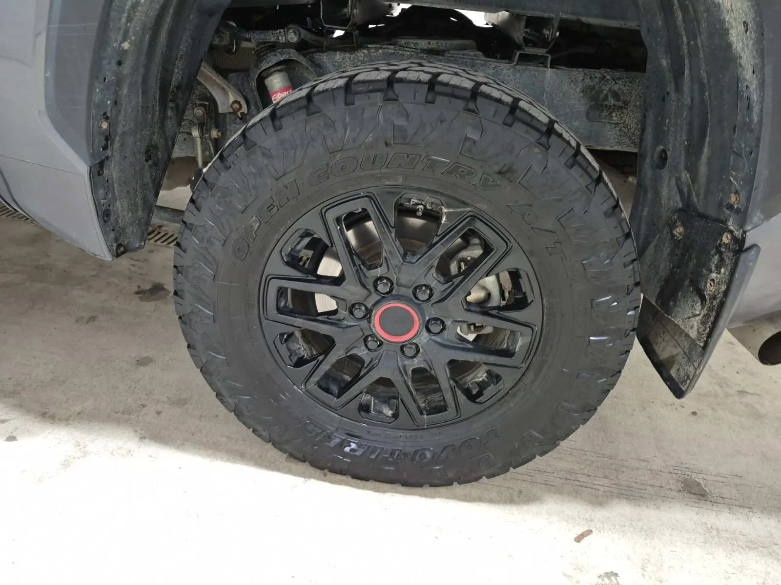 Left Rear Wheel/Tire Photo