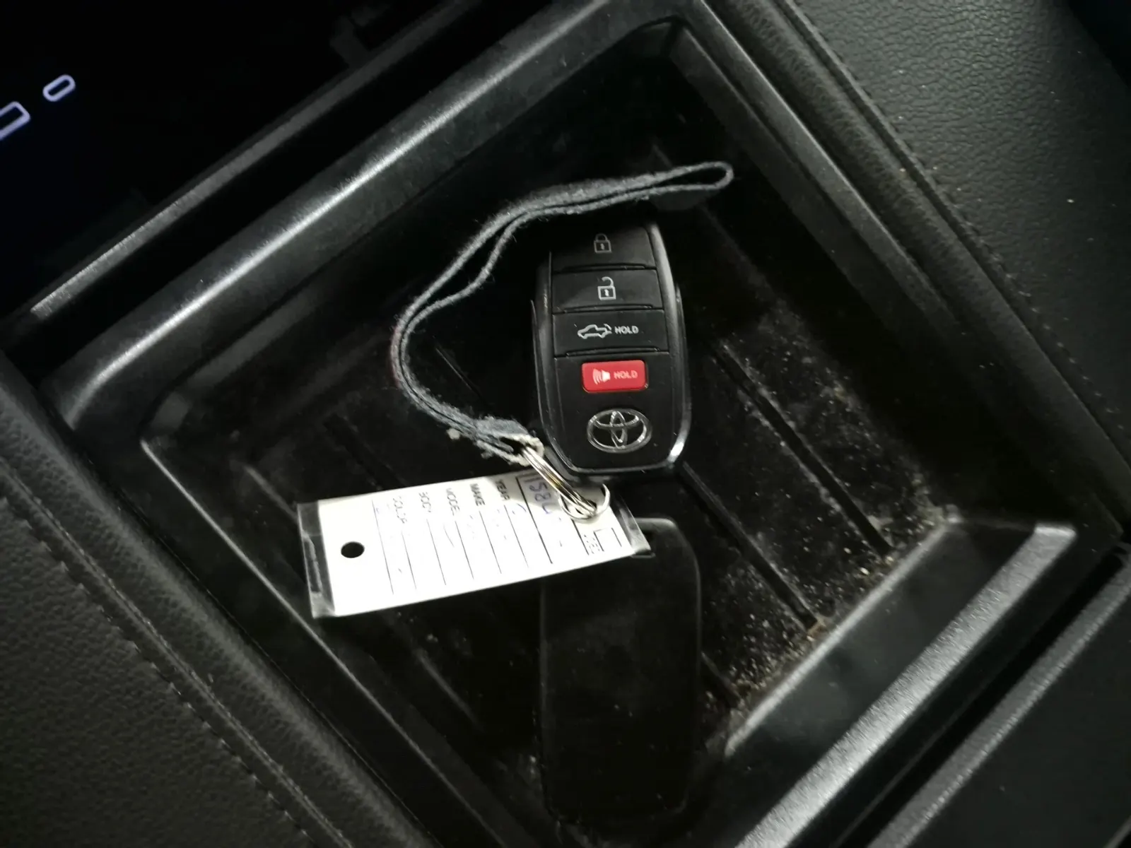 Keys/Fobs/Manual Photo