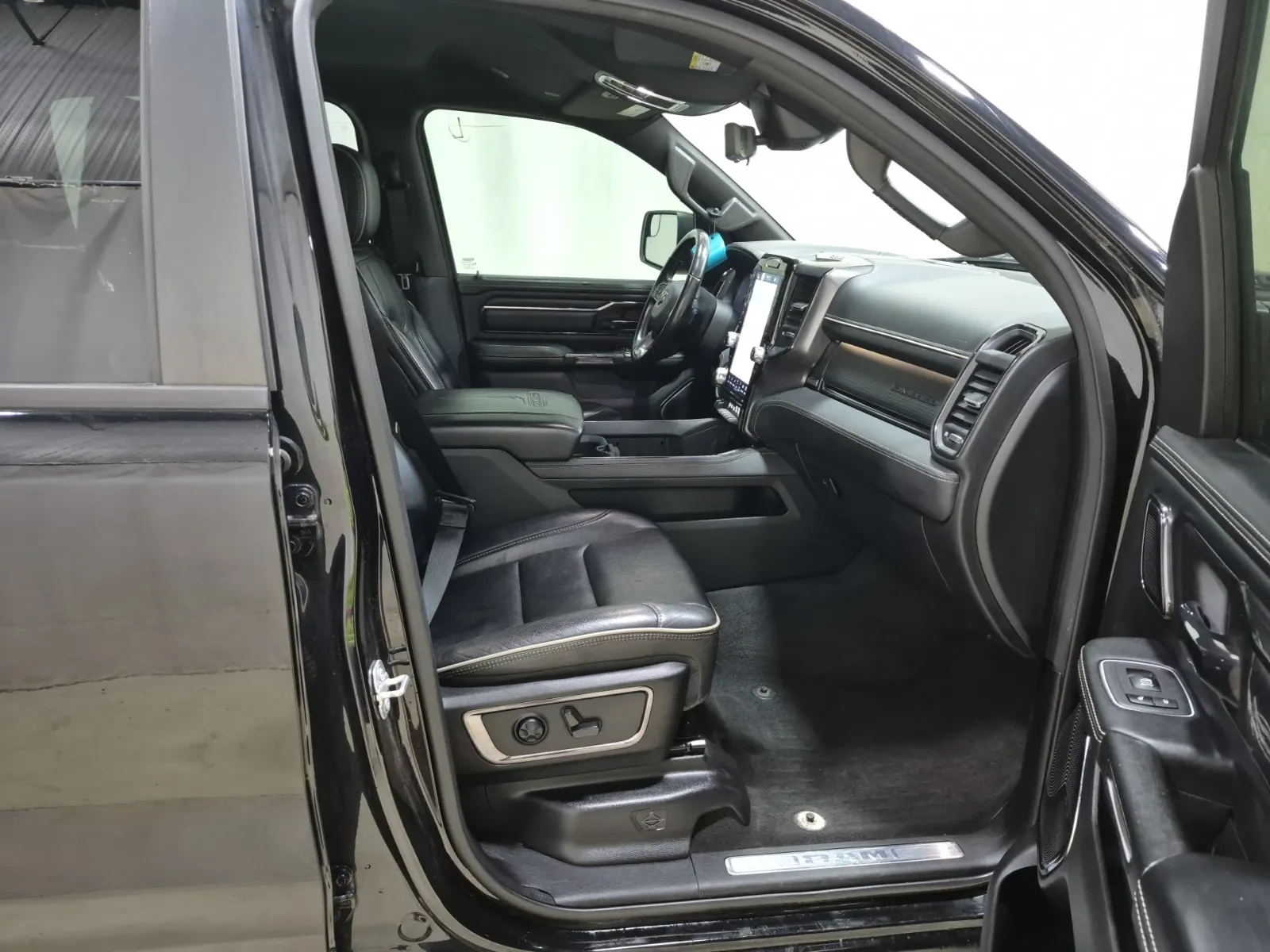 Right Side Interior Photo