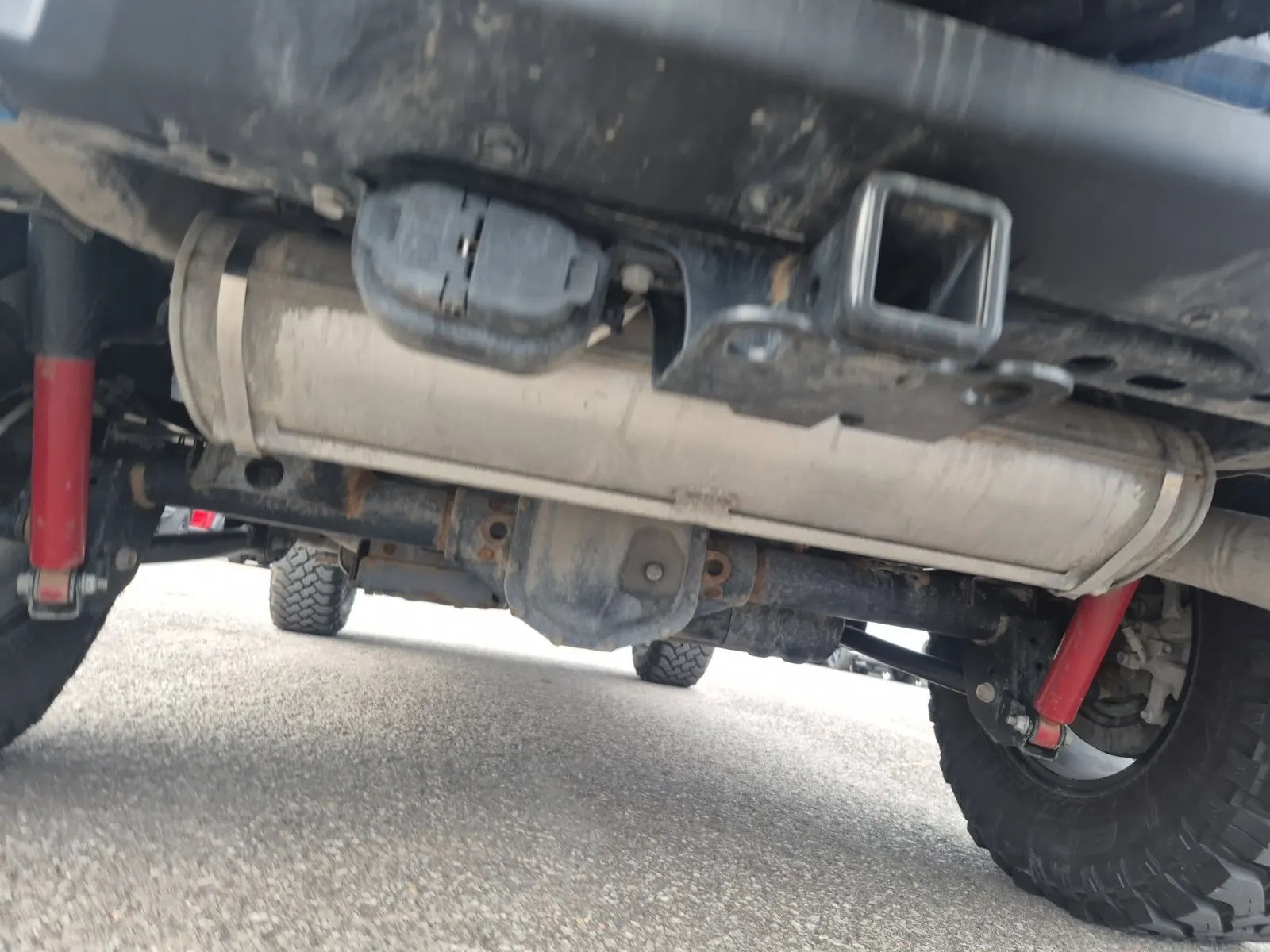 Undercarriage - Rear Photo