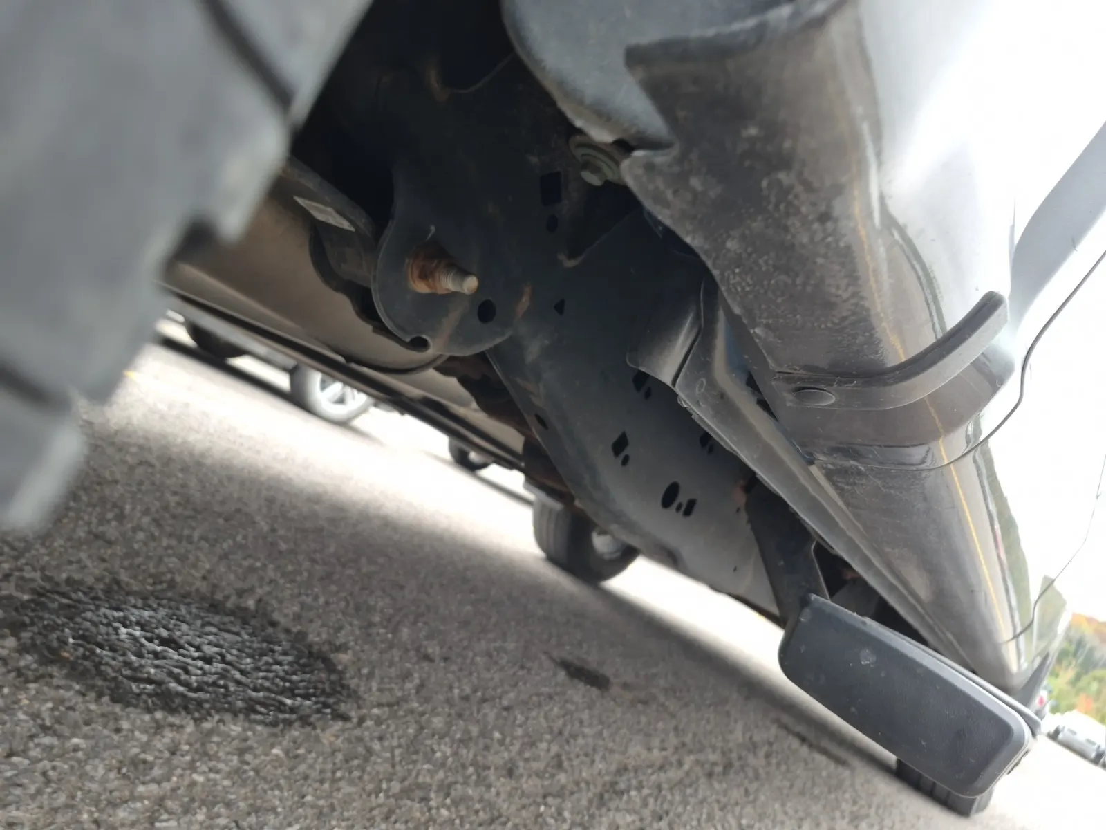 Undercarriage - Passenger Photo