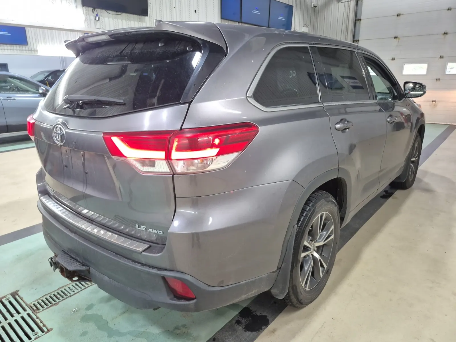 Passenger Rear 3/4 Photo
