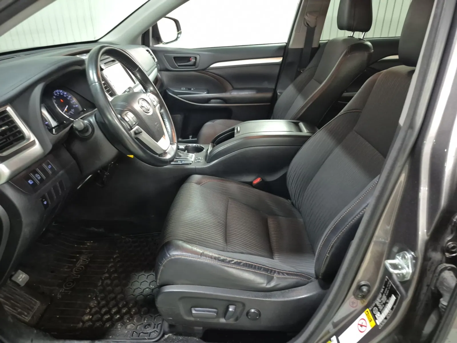 Front Interior Photo