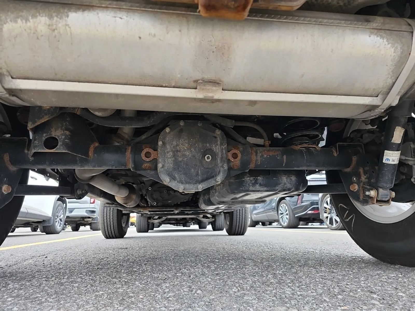 Undercarriage - Rear Photo