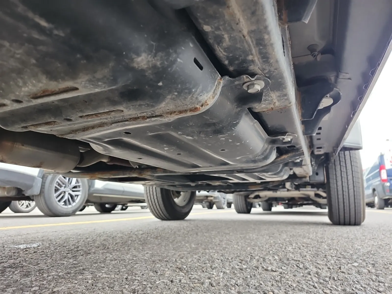 Undercarriage - Passenger Photo