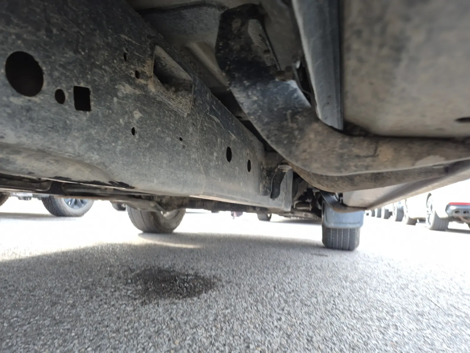 Undercarriage - Passenger Photo