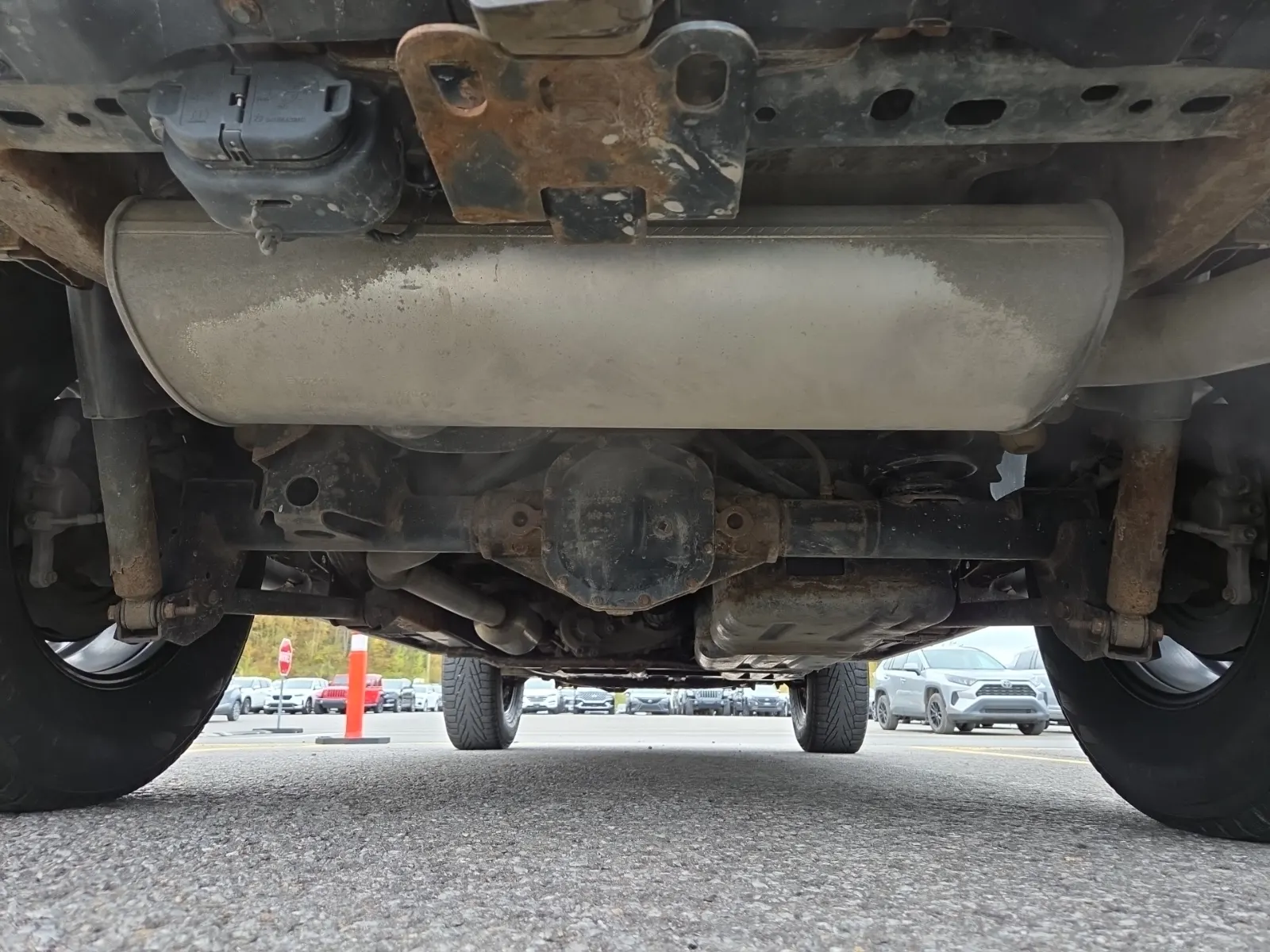 Undercarriage - Rear Photo