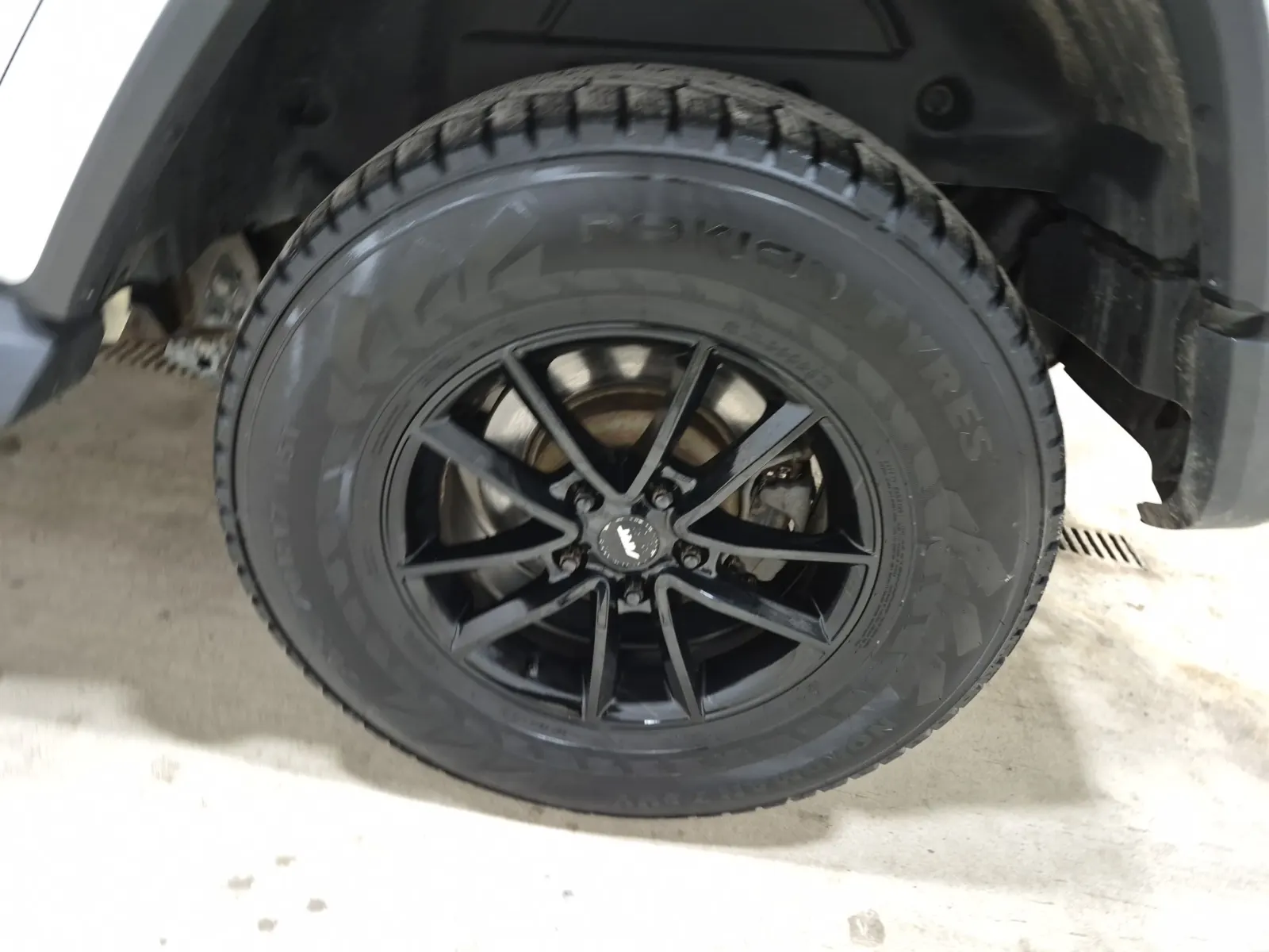 Left Rear Wheel/Tire Photo