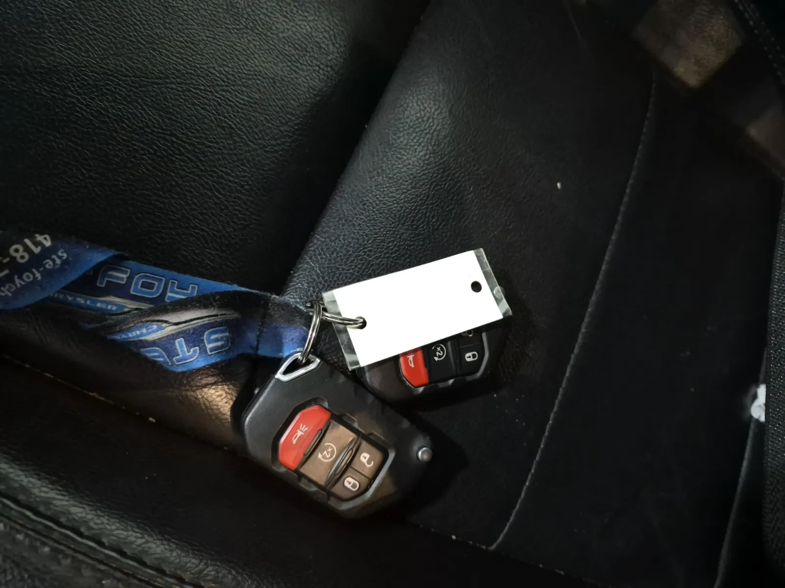 Keys/Fobs/Manual Photo