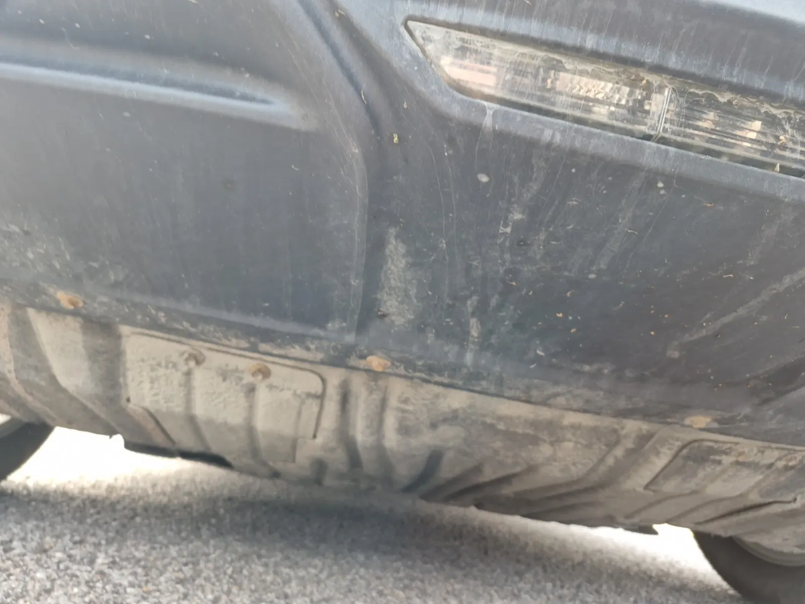 Undercarriage - Rear Photo