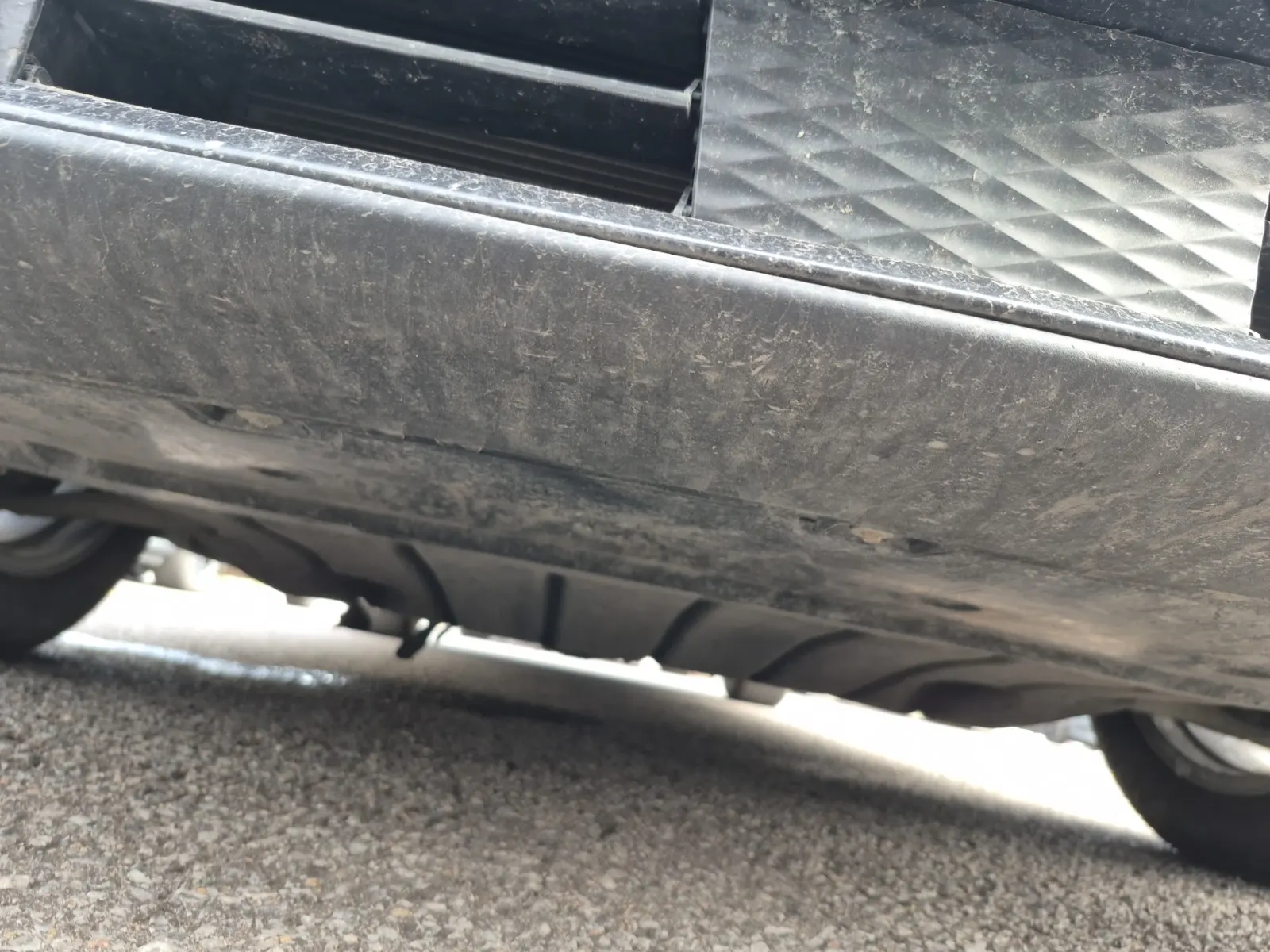 Undercarriage - Front Photo