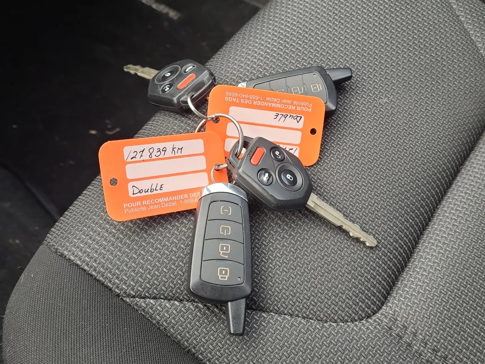 Keys/Fobs/Manual Photo