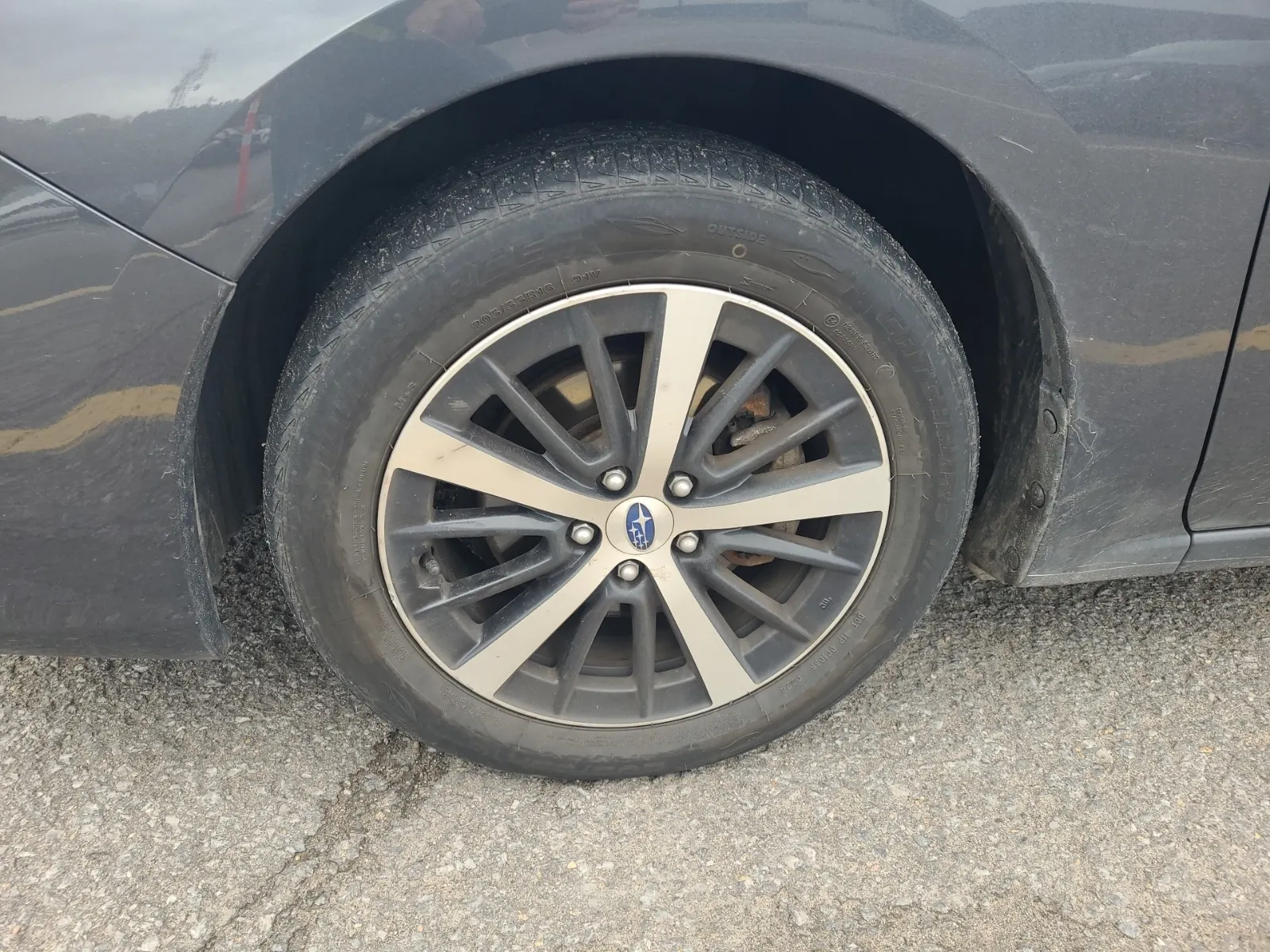 Front driver wheel/tire photo